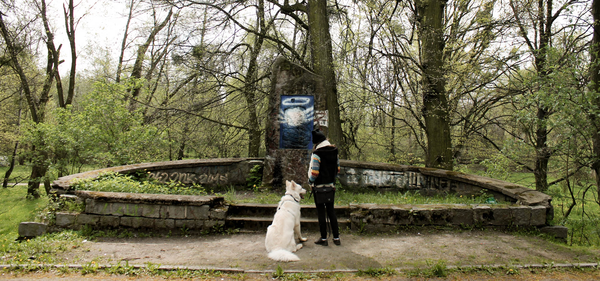 Park Złotnicki pomnik