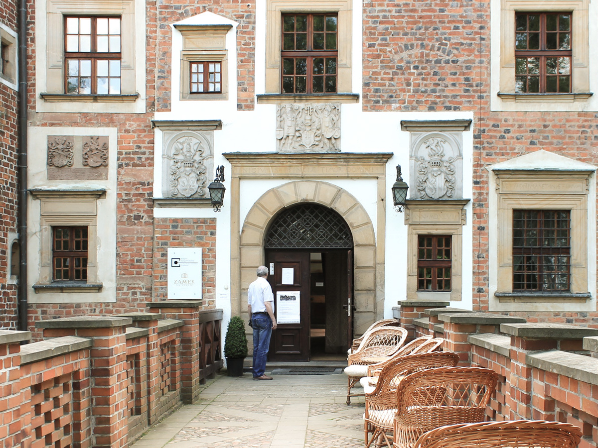 piknik - zamek na wodzie w Wojnowicach - most