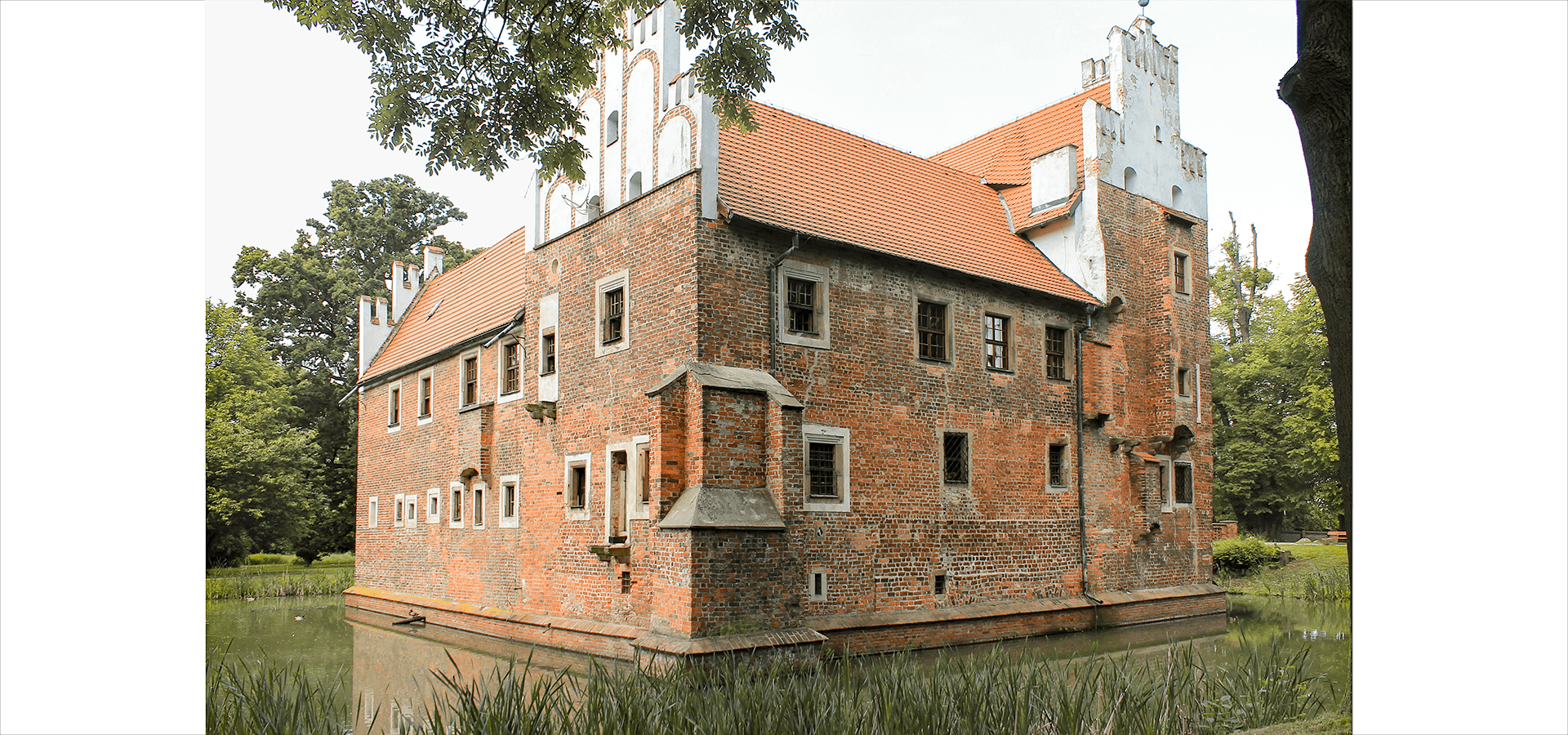 zamek na wodzie w Wojnowicach