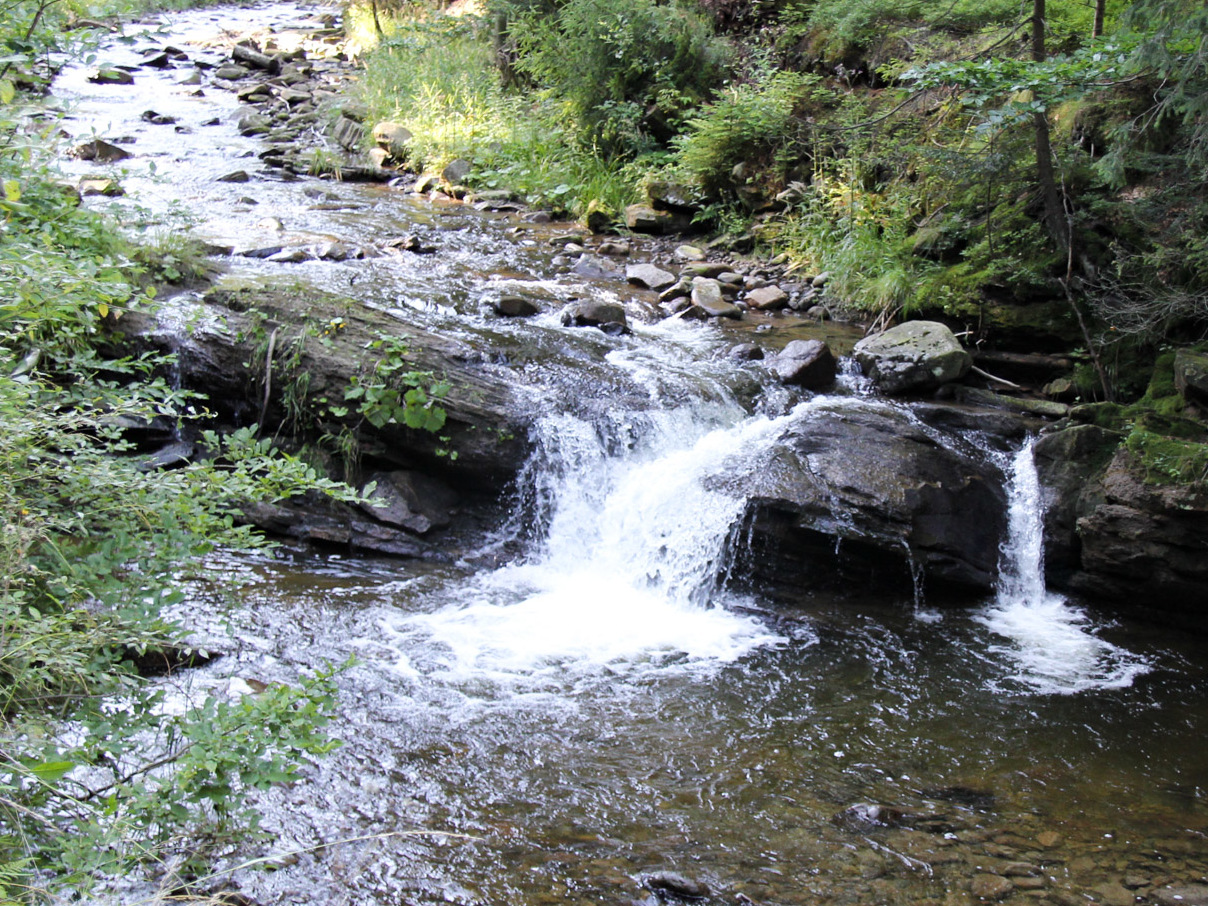mały wodospad na Czarnej Wisełce