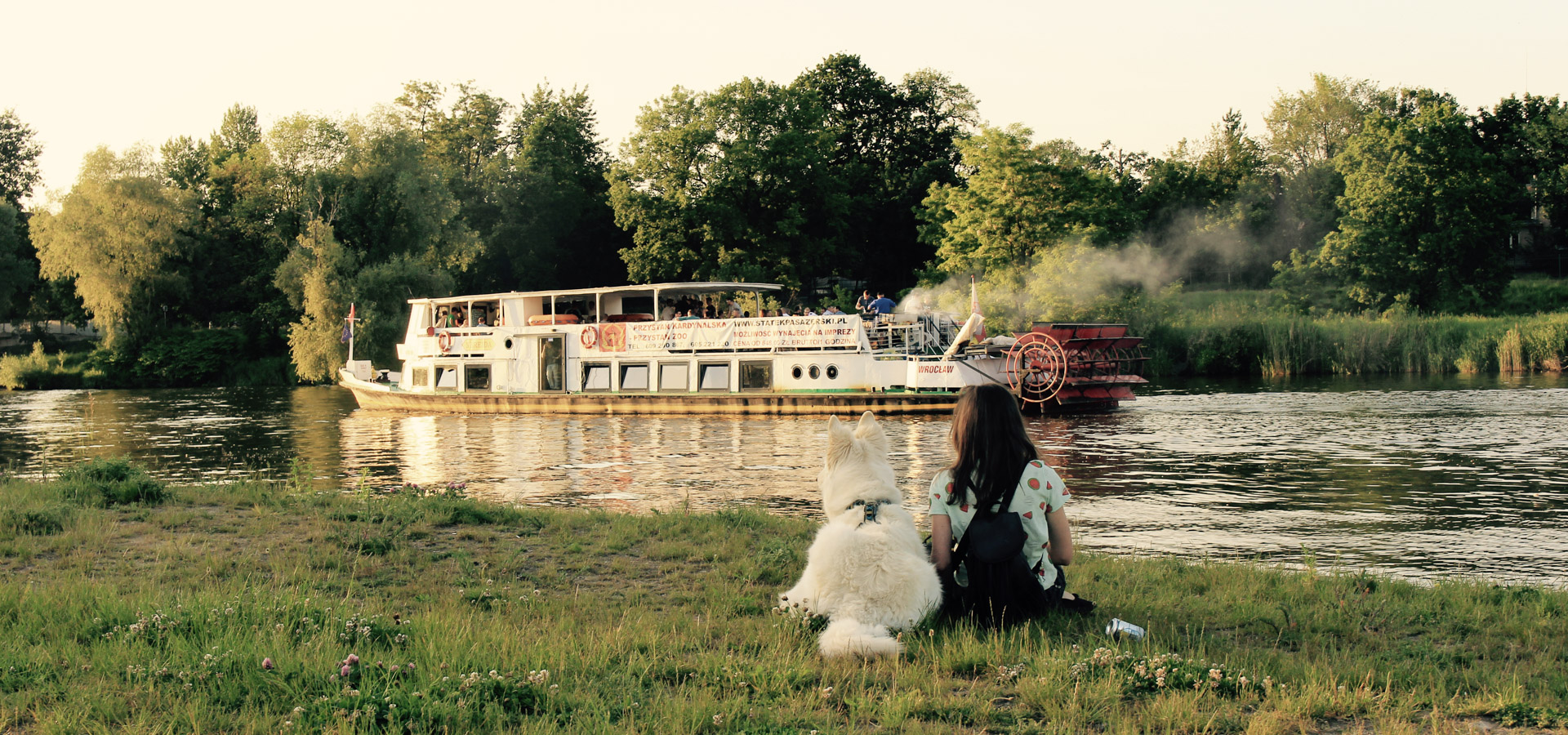 Statek na Odrze we Wrocławiu