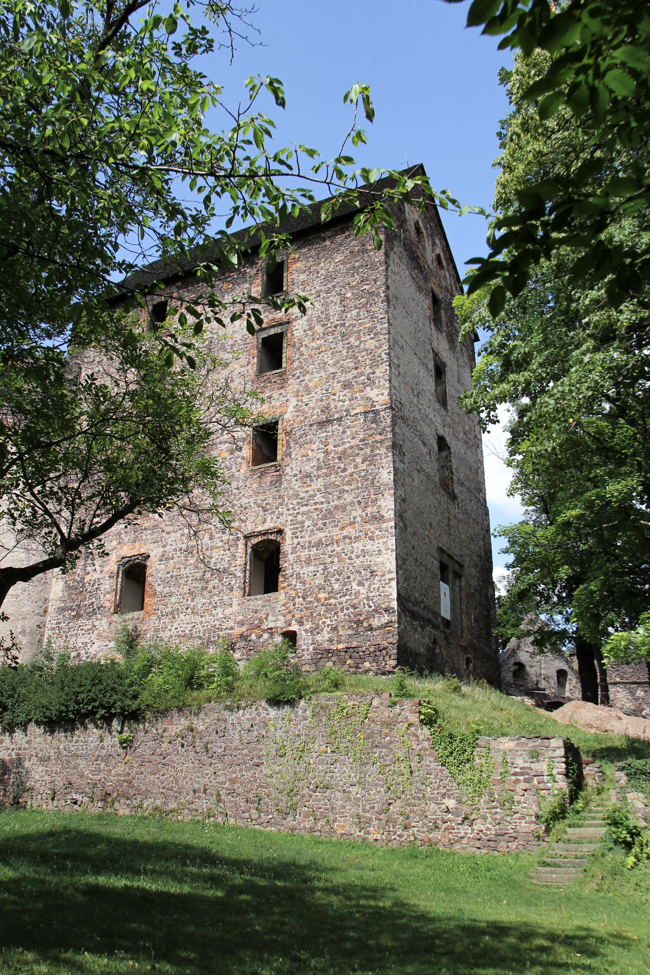 donżon zamku Świny